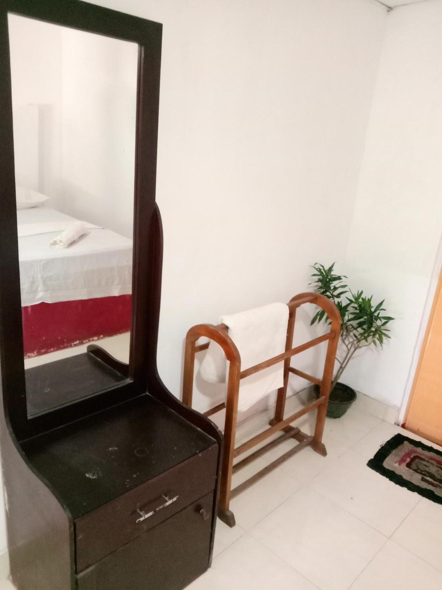 Near The Canal Homstay Sigirîya Extérieur photo