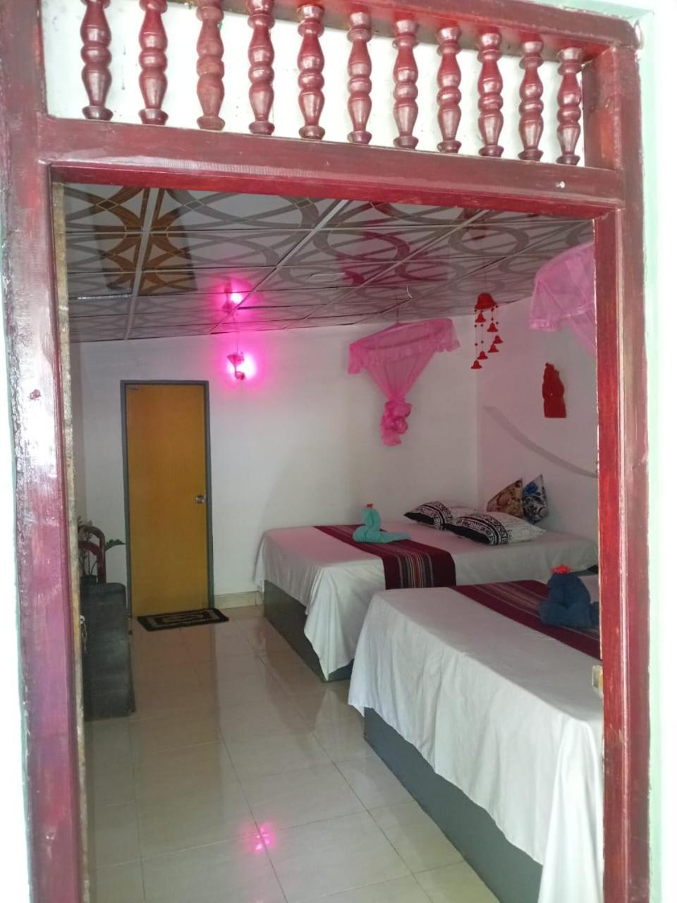 Near The Canal Homstay Sigirîya Extérieur photo